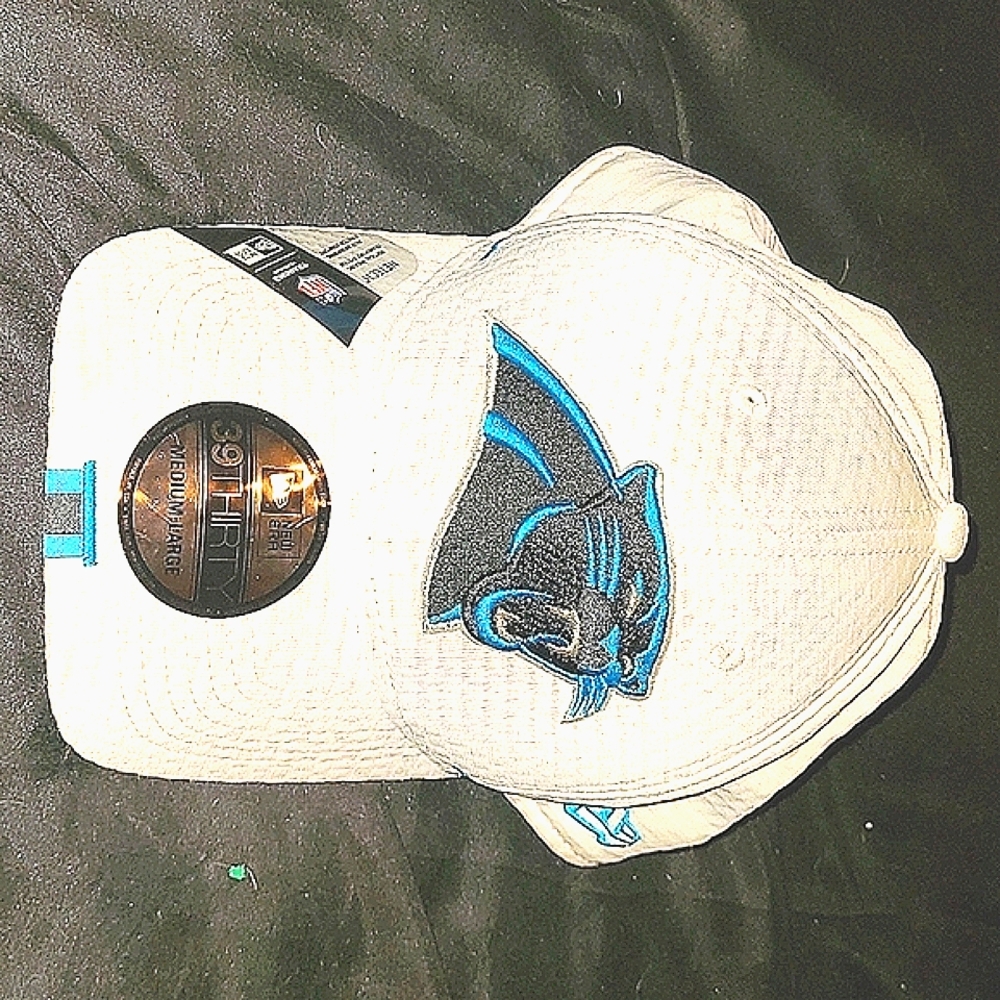Brand New Official NFL Carolina Panthers Fitted Medium-Large New Era 39
